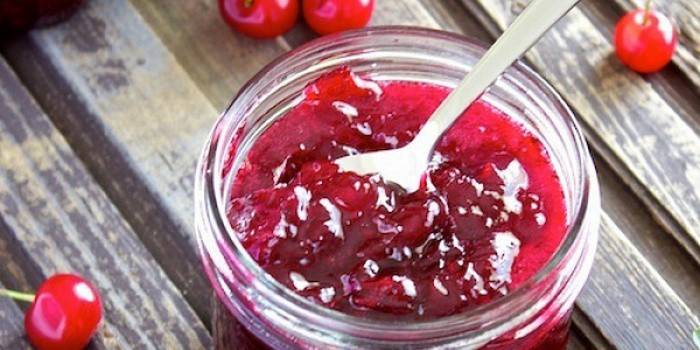 Fünf Minuten Kirschmarmelade