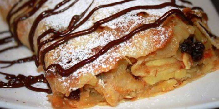 Yavaş bir tencerede elma strudel nasıl pişirilir