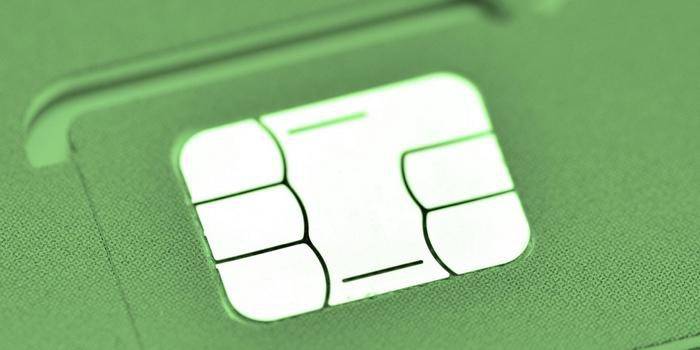 Mikrochip egy SIM-kártya megafonján