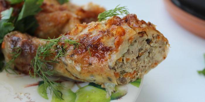 Coxinhas de frango recheadas com legumes