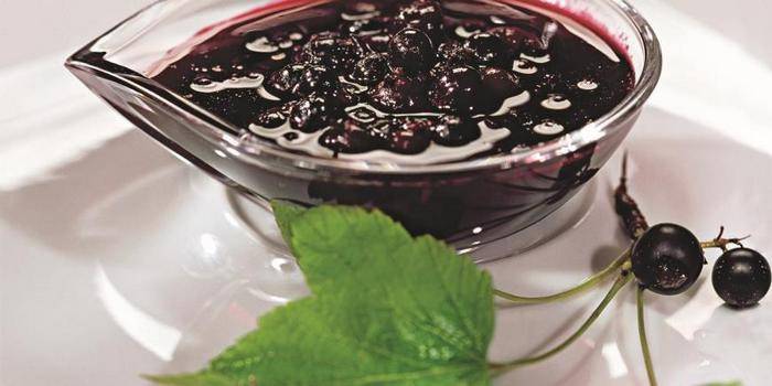 Bir kasede Frenk üzümü jöle