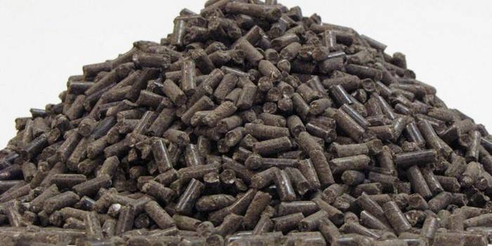 Pellet csirke alom