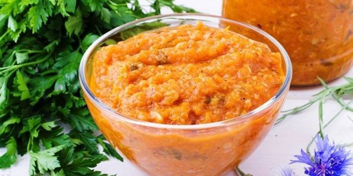Cómo cocinar caviar de calabacín con pasta de tomate y mayonesa