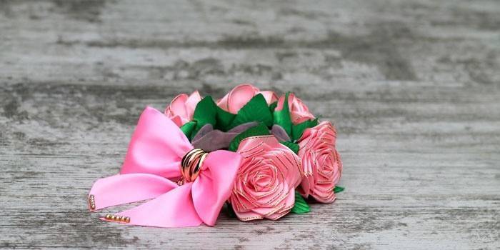 Elastinga juosta plaukų segtukui, naudojant kanzashi techniką