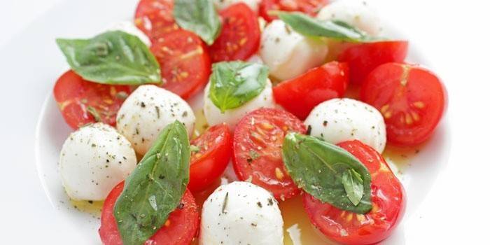 รูปแบบสลัด Caprese