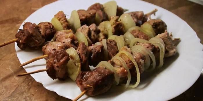 Kalvossa paistettu shish-kebab