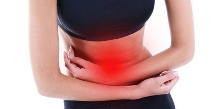 Douleur abdominale chez une fille