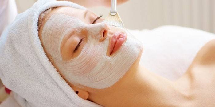 Maske med yoghurt og neroli olie