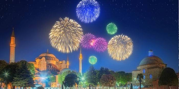 Ilotulitusvälineet Turkissa