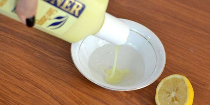 Jus de citron et revitalisant