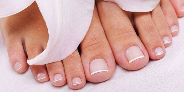 Pedicure francese