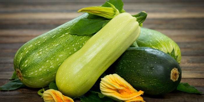 Frische Zucchini