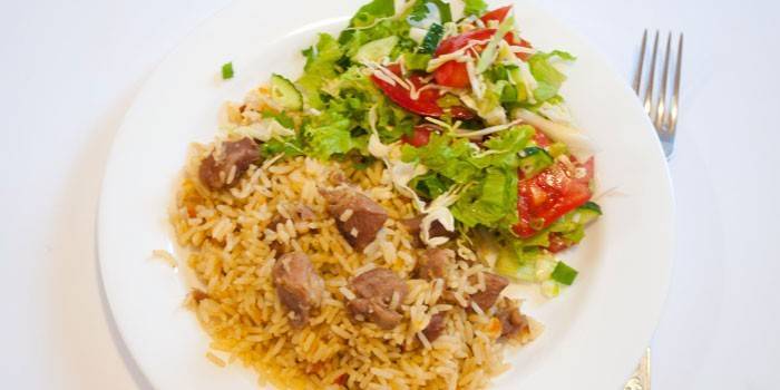 Pilaf με σαλάτα