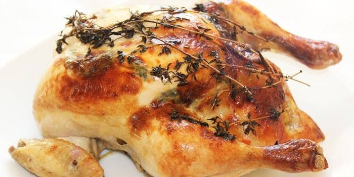Frango assado com ervas provençais