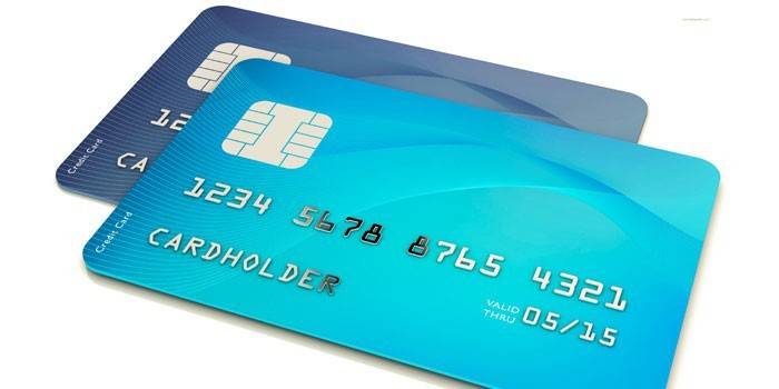 Cartes bancaires en plastique