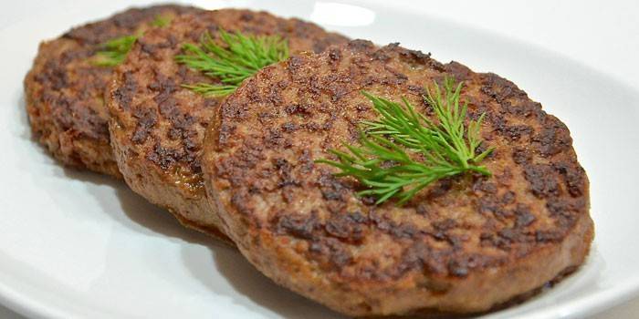 Panqueques de hígado preparados de hígado de pollo