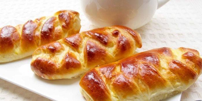 Productos de mantequilla con relleno de cuajada