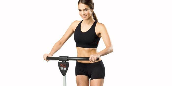 Menina no Cardio Twister
