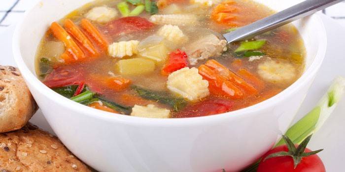 شوربة الكرفس والطماطم