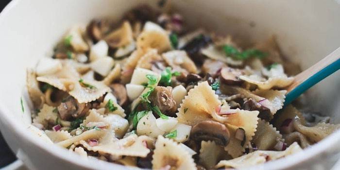 Otlar ile farfalle