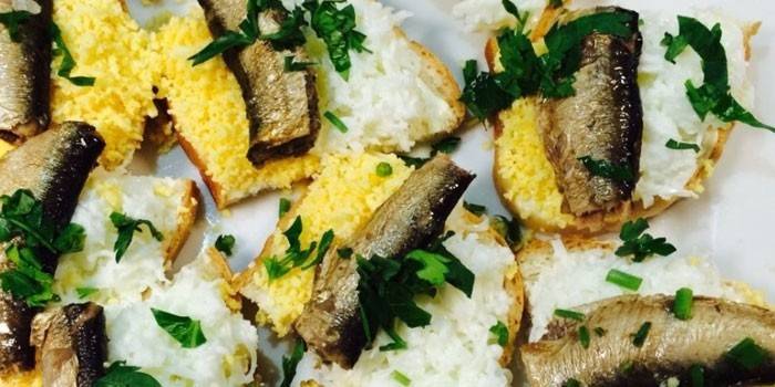 Aperitivo de huevo y pescado