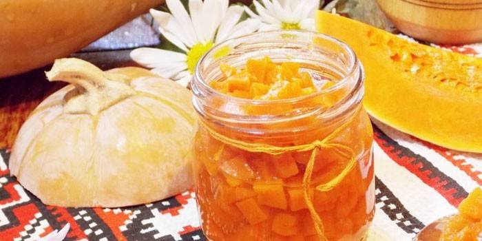 Marmelade mit Orange und Kürbis