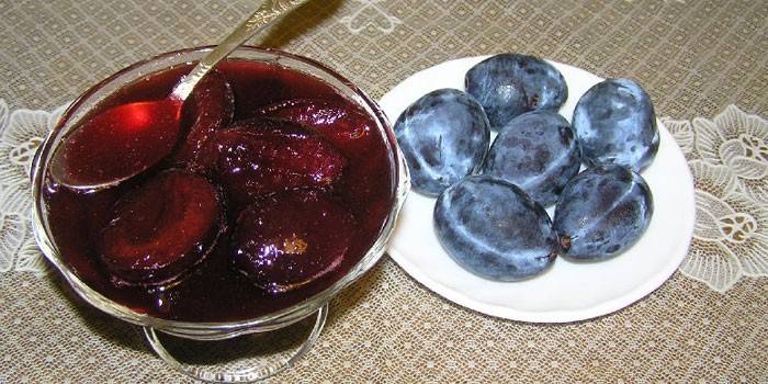 Prune proaspete și gem