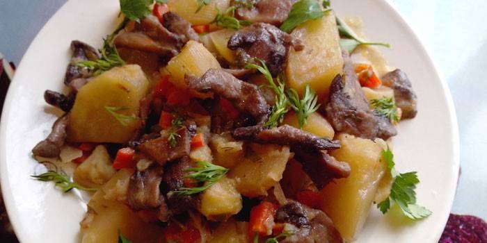 Assado com legumes, cogumelos e batatas