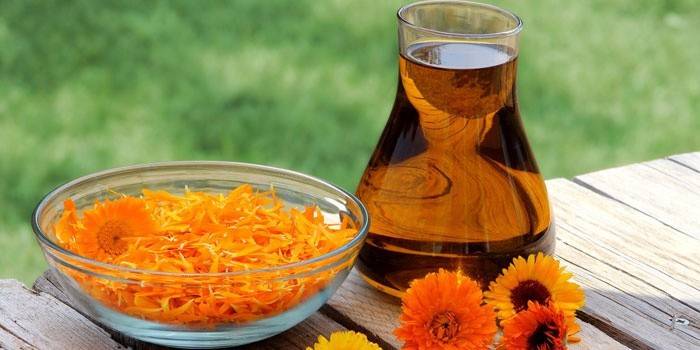 Tintura di calendula per il trattamento del fungo del piede