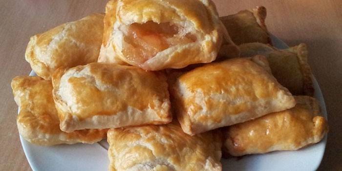 Patiserie umplute cu mere