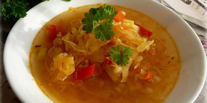 Sopa de col de chucrut amb ordi de perles