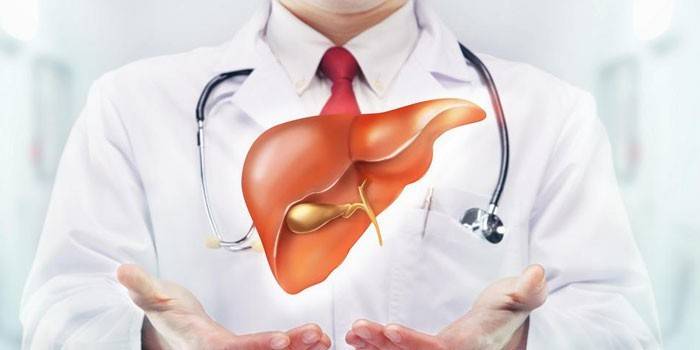 Medic cầm gan trong tay