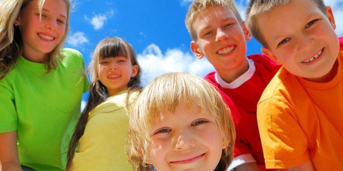 Niños sonrientes