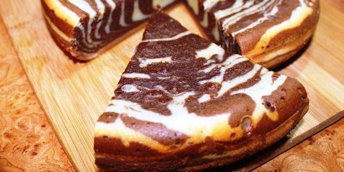 „Cupcake Zebra“ iš pieno tešlos