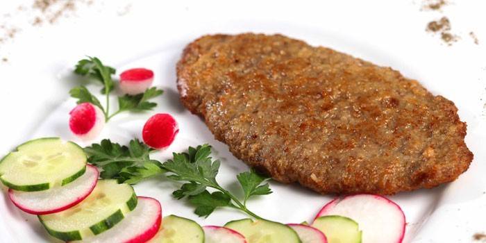 Carne tocată înainte de servire
