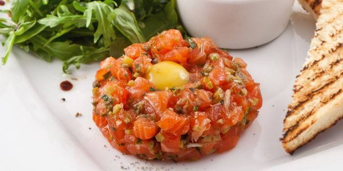 Tartare de saumon au jaune