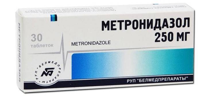 Metronidatsolitabletit pakkauksessa