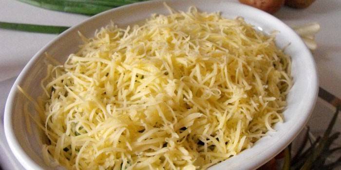 Tender salada com maçã e queijo