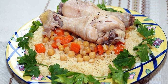 Couscous con cosce di pollo