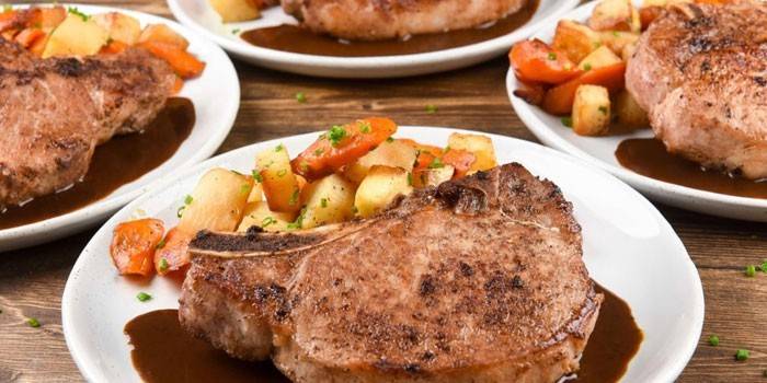 T-bone เนื้อสัตว์กับผัก