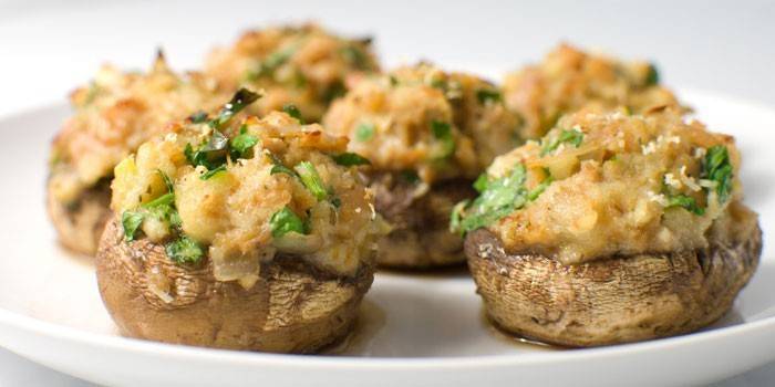 Hüte mit Hackfleisch