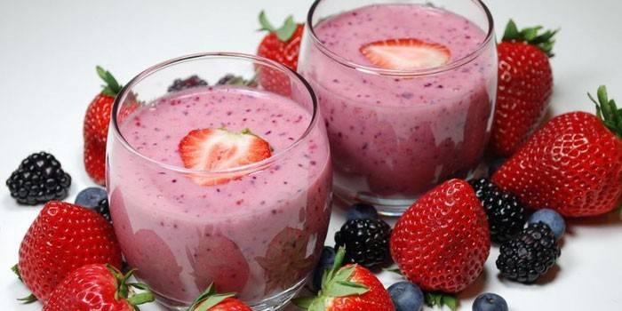 Bardaklarda Smoothies