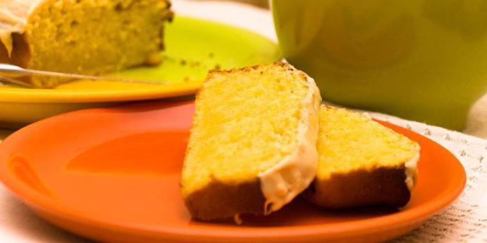 Fatias de Cupcake de limão com glacê branco