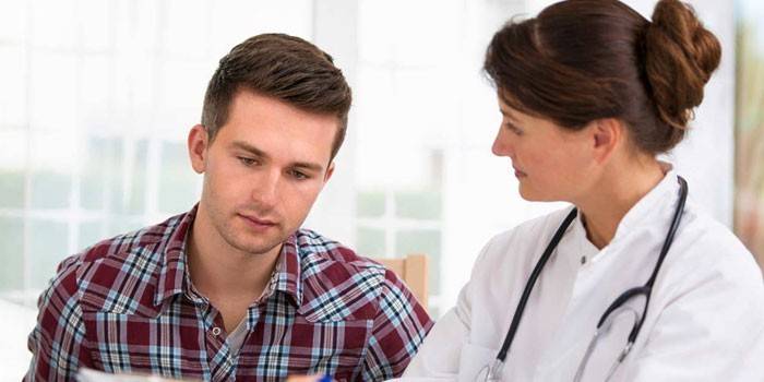 Guy tư vấn một bác sĩ