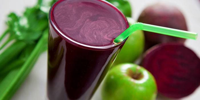 Rødbeder juice i et glas