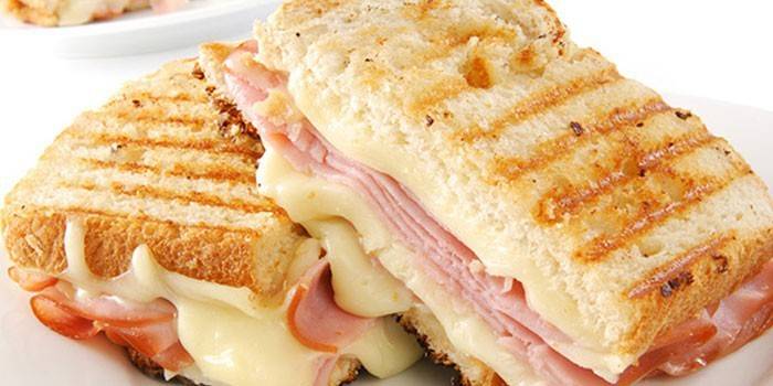 Sandwiches nướng nóng