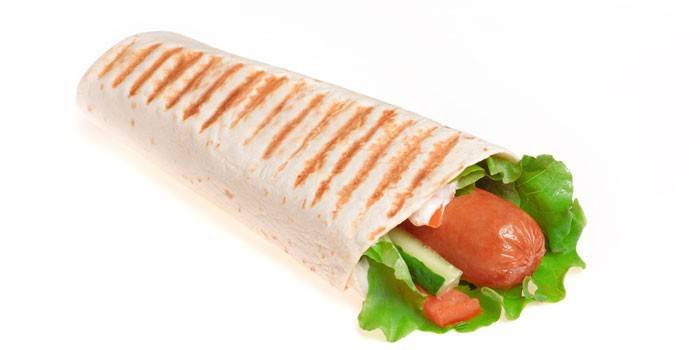 Xúc xích với rau và sốt pita