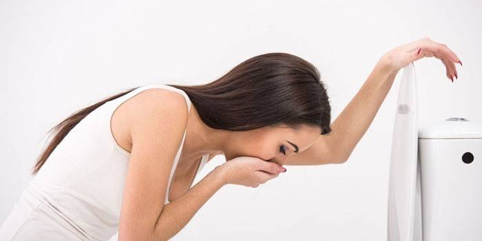 Cô gái bị ốm