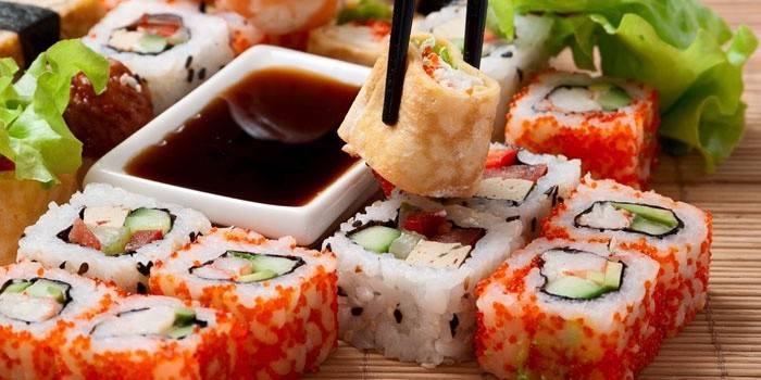Rolls và nước tương