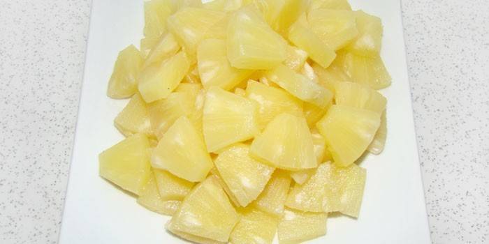 Dåsede ananas terninger